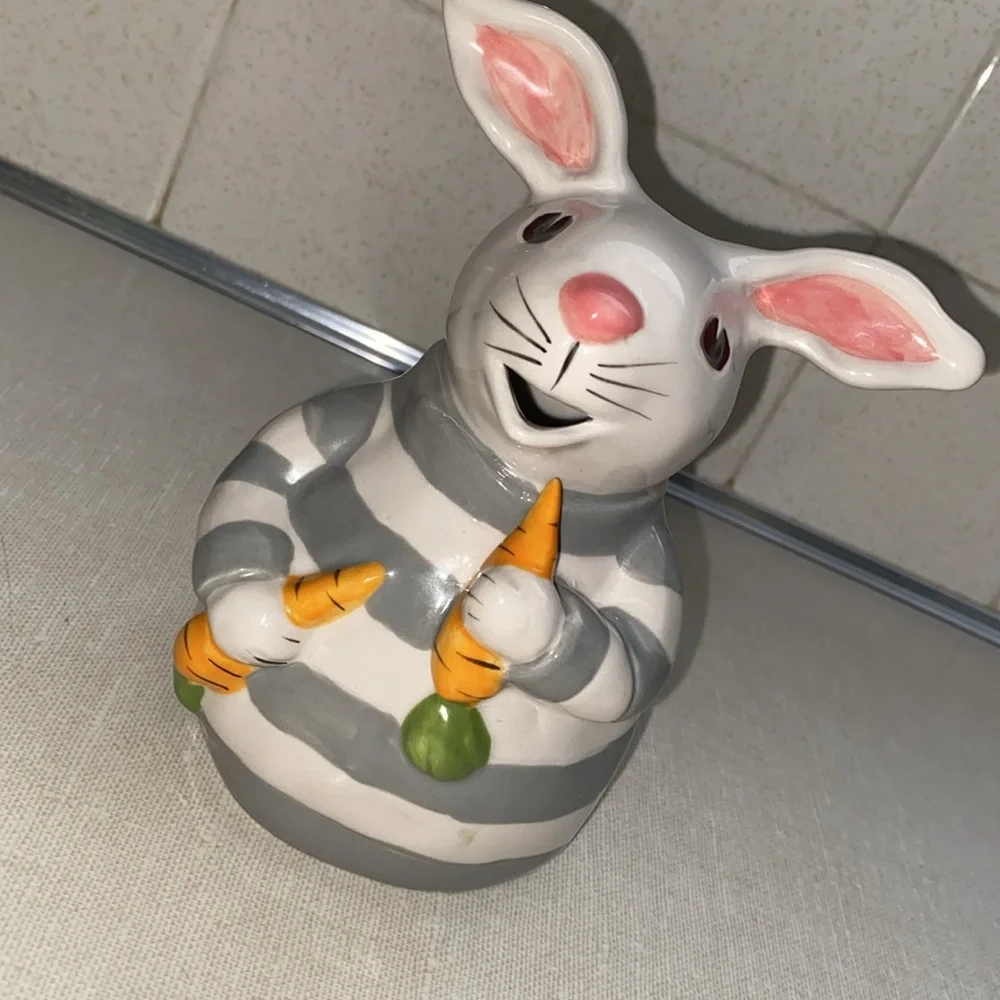 Blue Sky 2018 Easter BUNNY Rabbit‎ Creamer Easter carrots